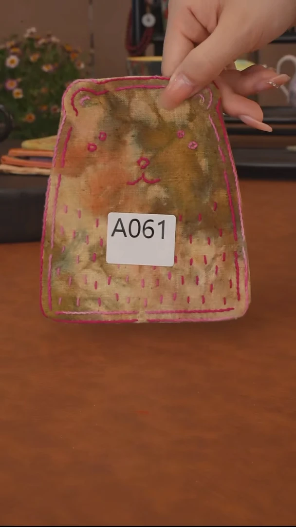 061手工刺绣熊猫杯垫12*14cm