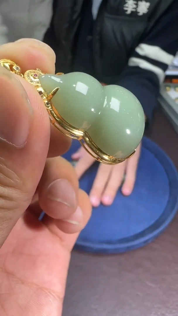 18K金镶嵌和田玉挂件【陆1120】54 5512