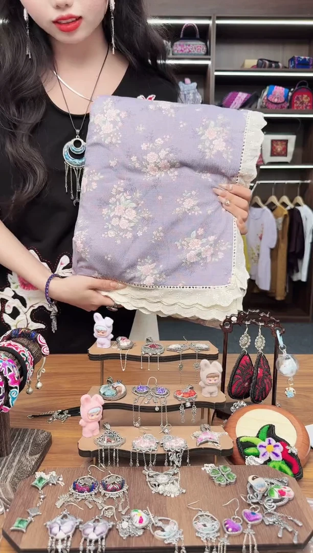 织绣81蒙阿苏苗绣传承旗舰店