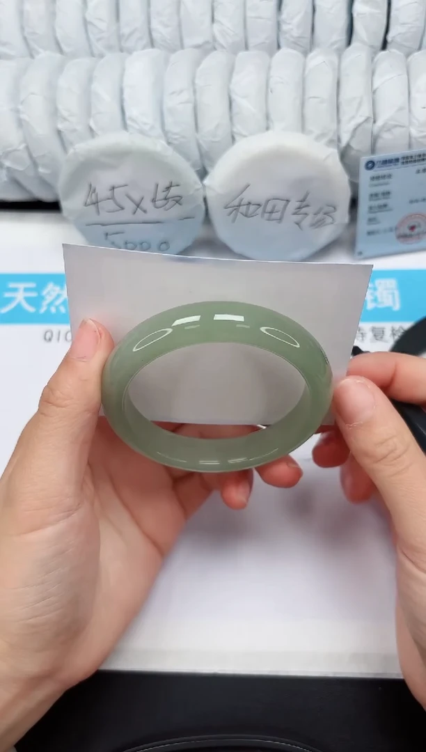 【闪购商品】石英质玉手镯未镶嵌200-58.5