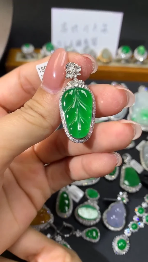 翡翠18K金镶嵌吊坠(不含链)吊坠