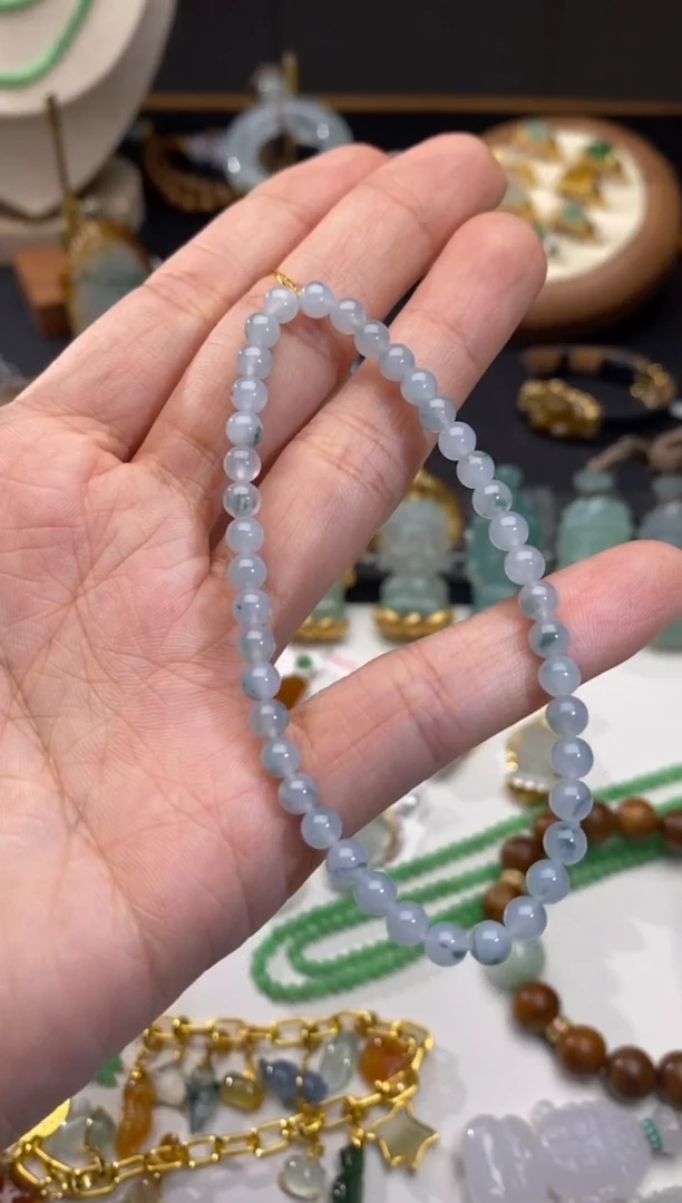 颈饰未镶嵌翡翠手串