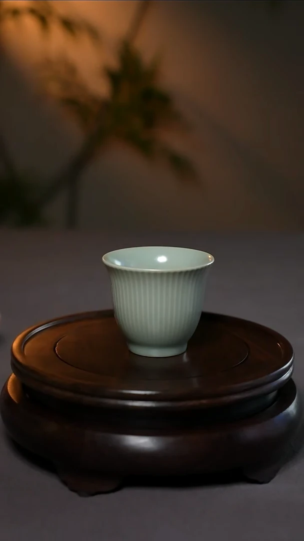 仿古汝官釉原产地菊纹杯