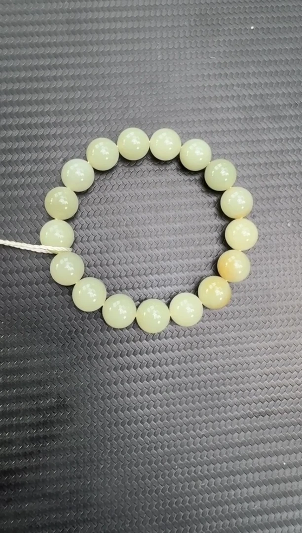 未镶嵌手串和田玉若羌微色差带糖黄底青白卡12手串