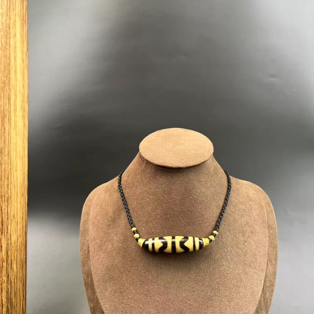 精品上肯黑金双虎牙防伪标手工编绳设计玛瑙天珠颈饰