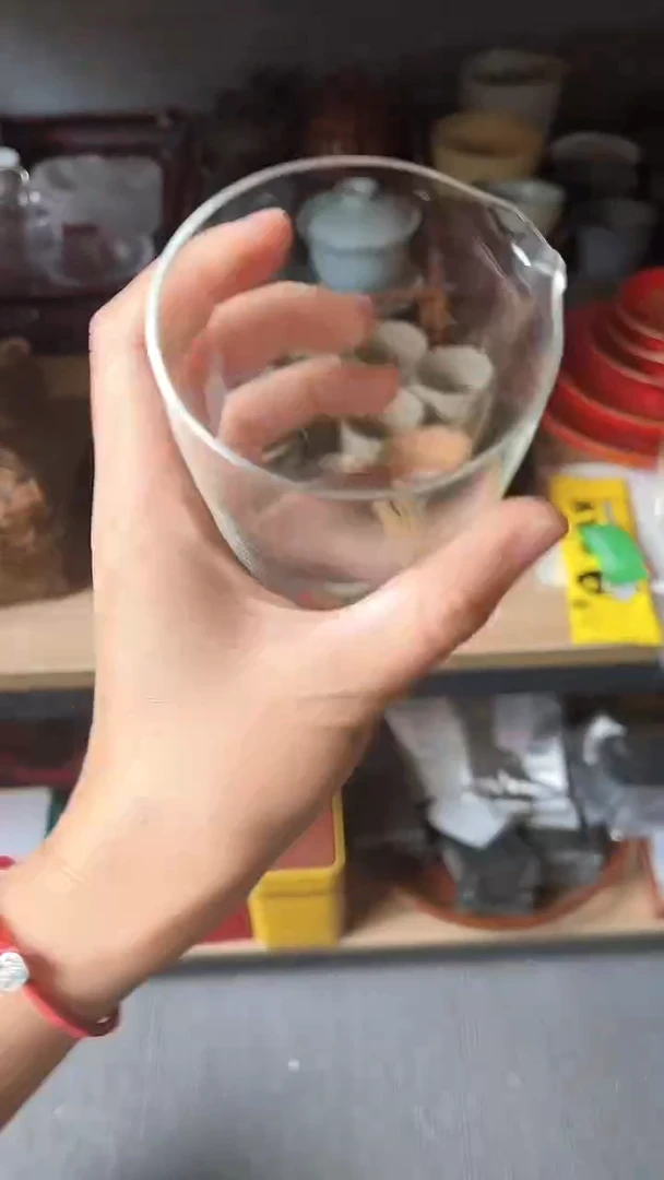 6.玻璃公道杯 口径6高度9.5