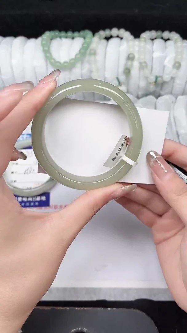 未镶嵌手镯石英质玉84-58/59