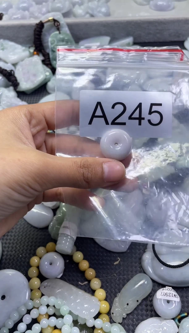 颈饰未镶嵌翡翠A245