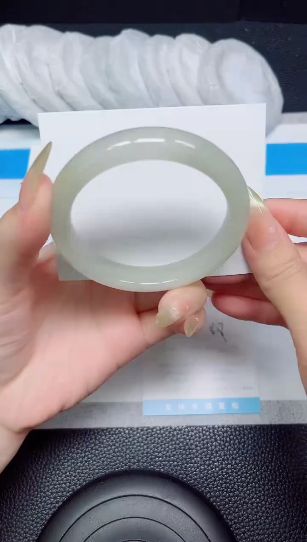 石英质玉手镯未镶嵌17-58