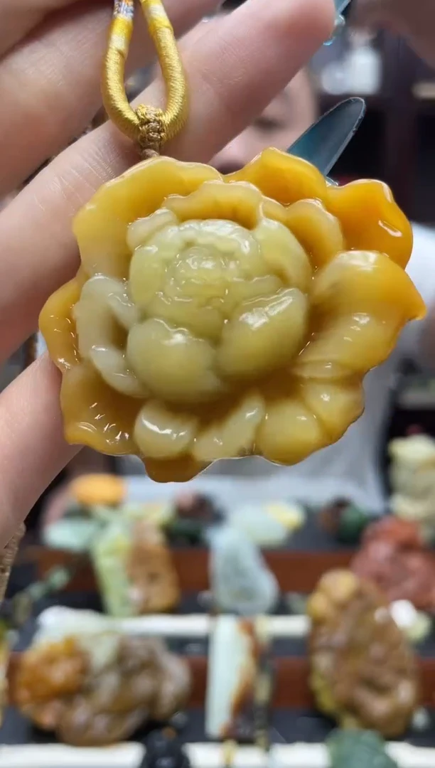 未镶嵌岫玉吊坠·