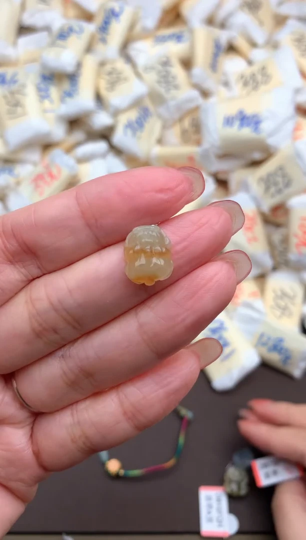 【闪购商品】翡翠挂件未镶嵌一