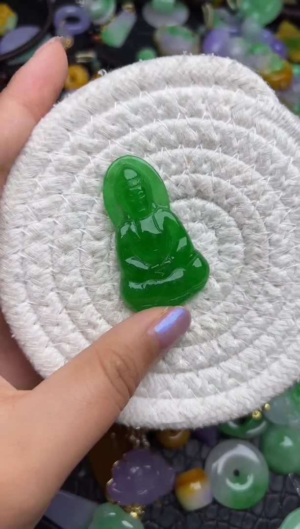 颈饰未镶嵌翡翠缅甸翡翠吊坠