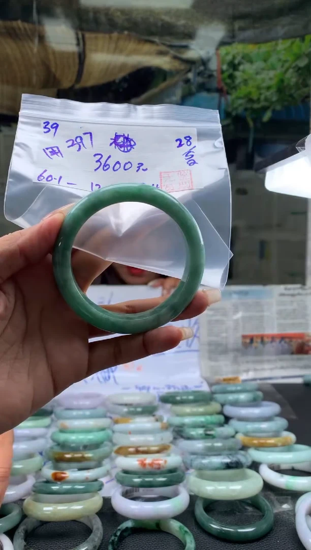 翡翠手镯未镶嵌翡翠手镯 下单联系小耳机#39