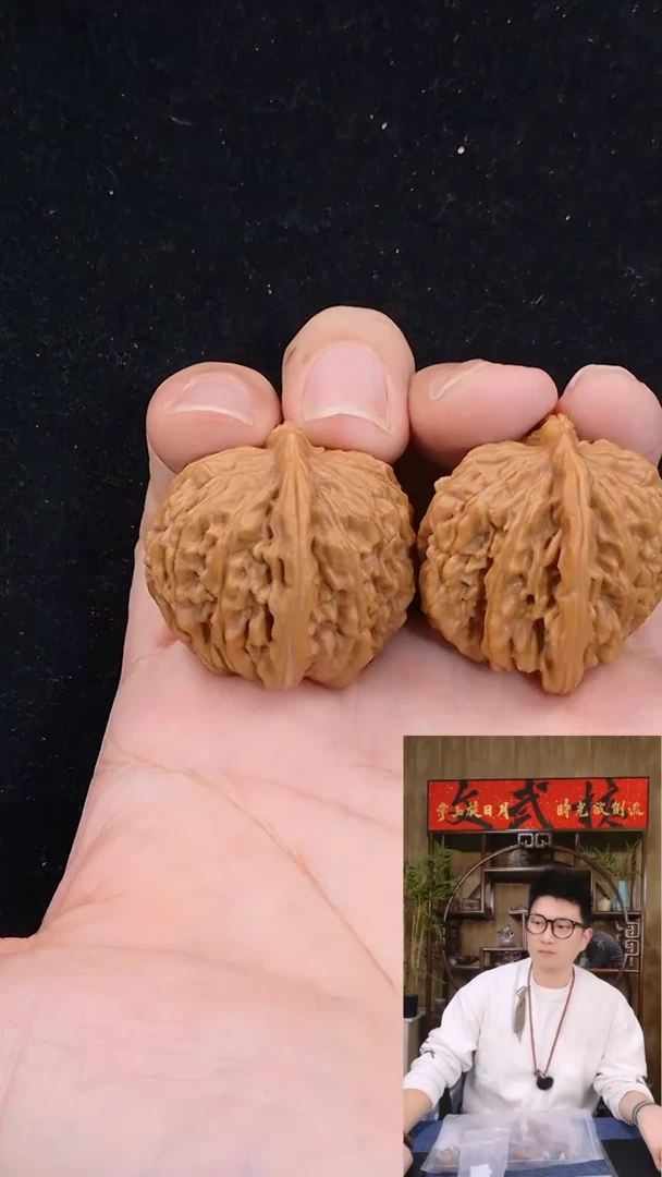 【闪购商品】文玩核桃吊坠35汉高楼