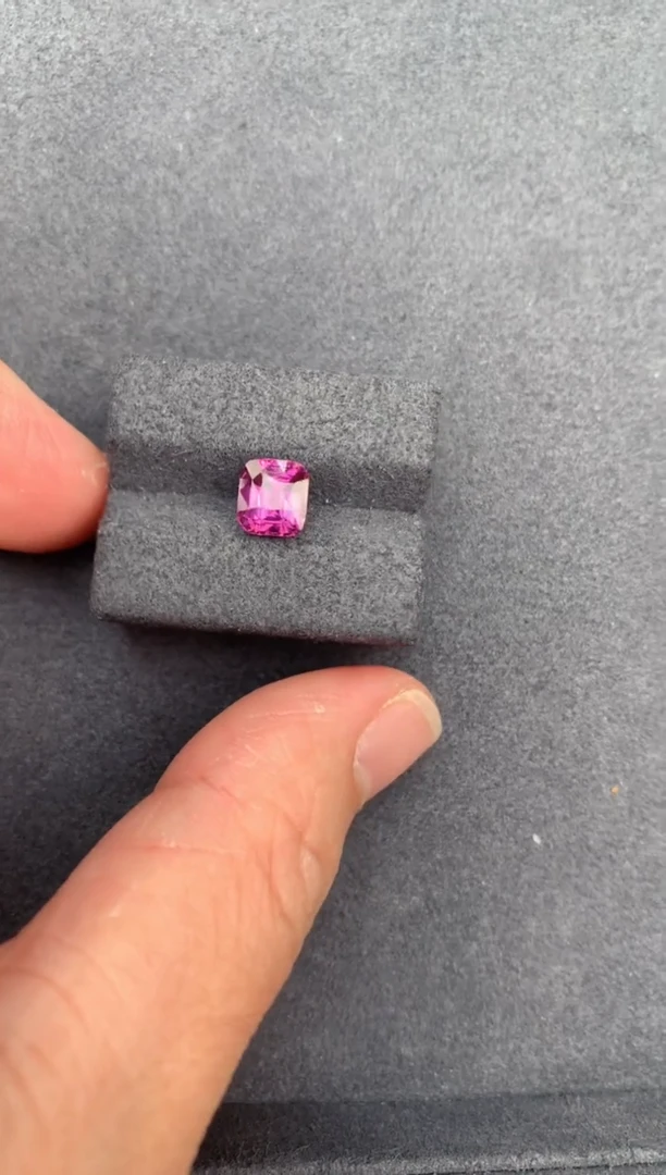 【闪购商品】彩色蓝宝石裸石未镶嵌2ct无烧紫蓝宝