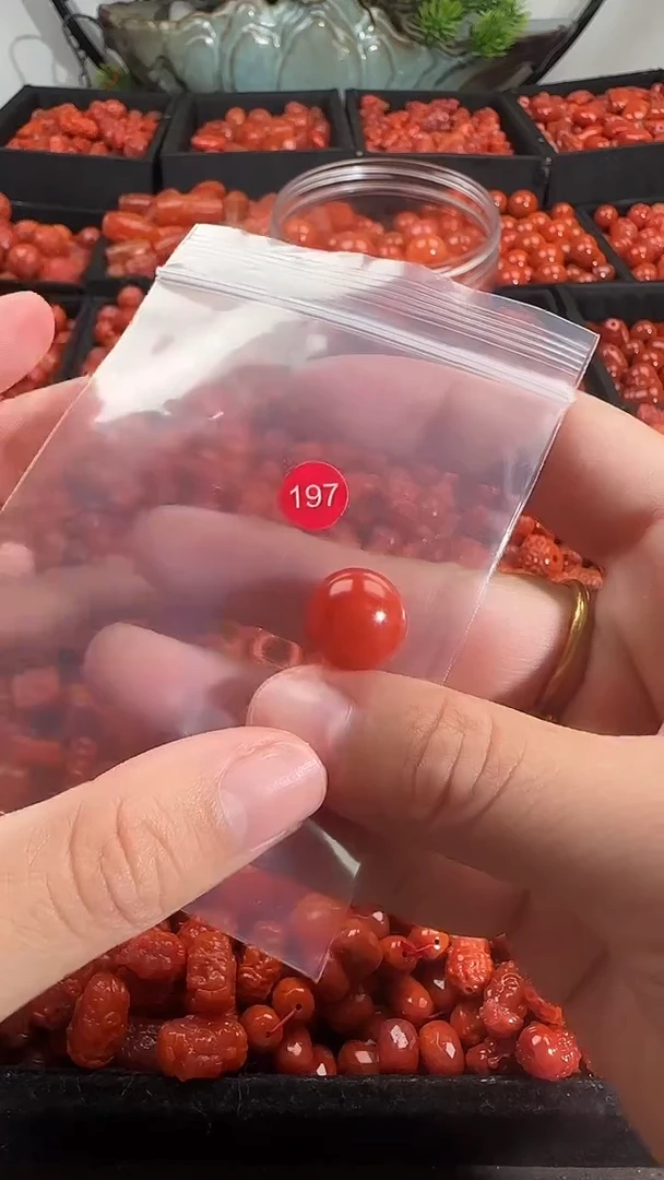 颈饰未镶嵌南红玛瑙1