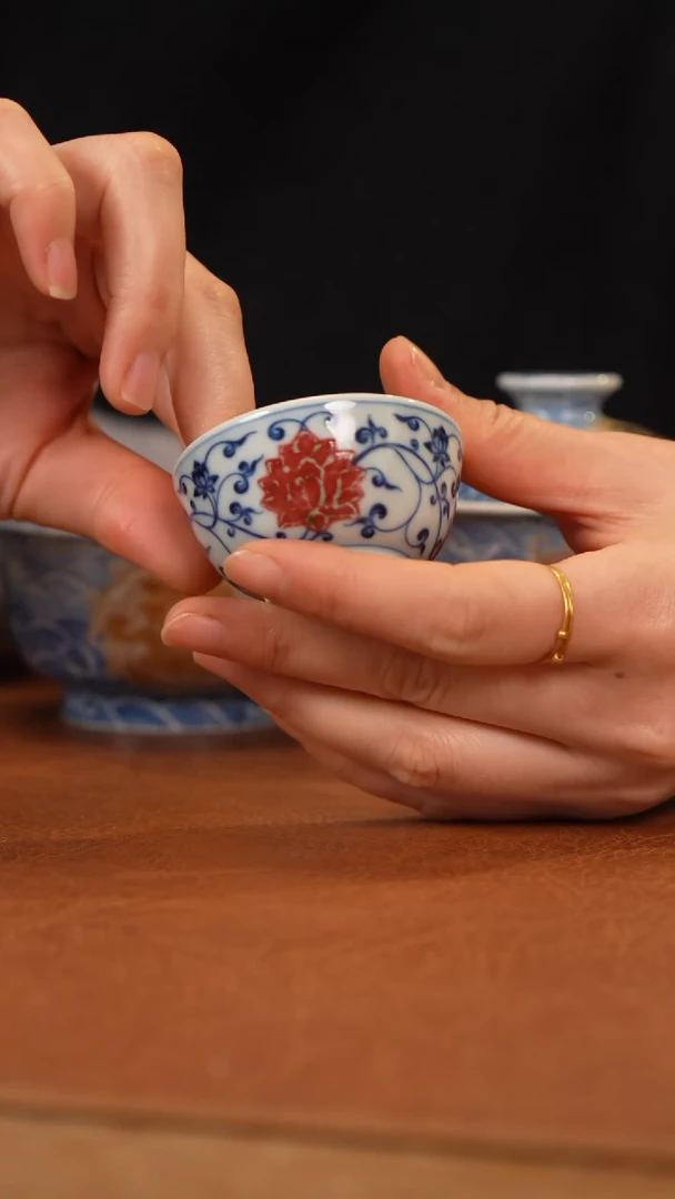 【闪购商品】杯和然窑青花釉里红缠枝一口杯