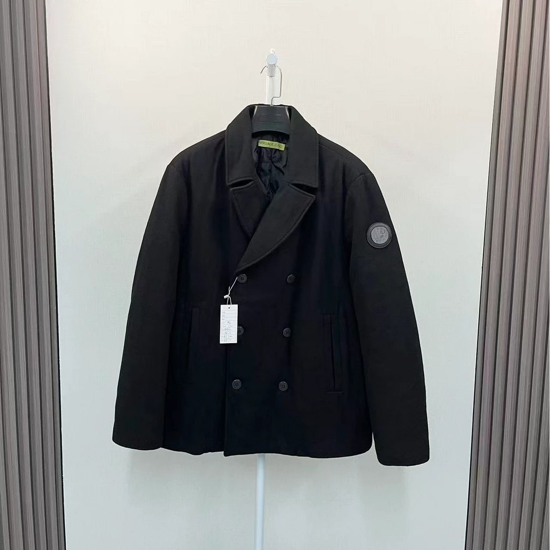 99新 VERSACE/范思哲 /手臂金属logo黑色羊毛棉服大衣/尺码XL