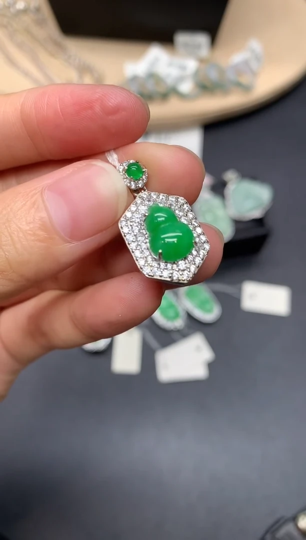 翡翠银S925镶嵌吊坠(不含链)葫芦【无服务费】