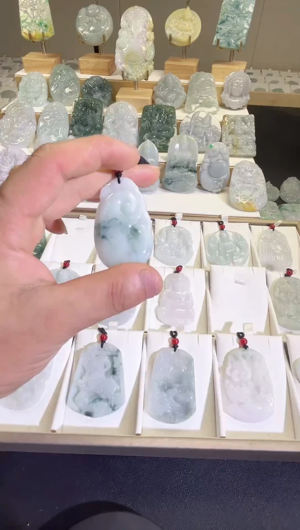 颈饰未镶嵌翡翠11/14    129