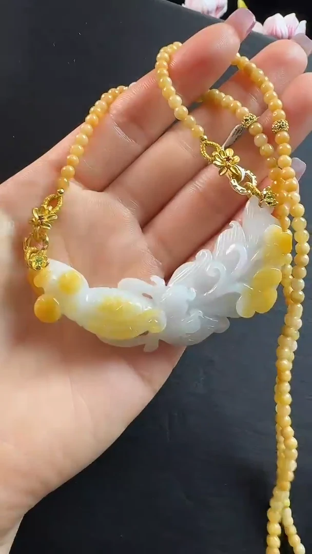 颈饰未镶嵌翡翠弯弯