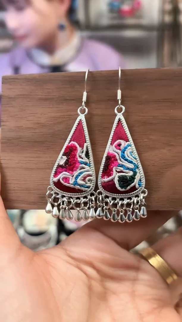 织绣非遗艺枝独秀老绣饰品053