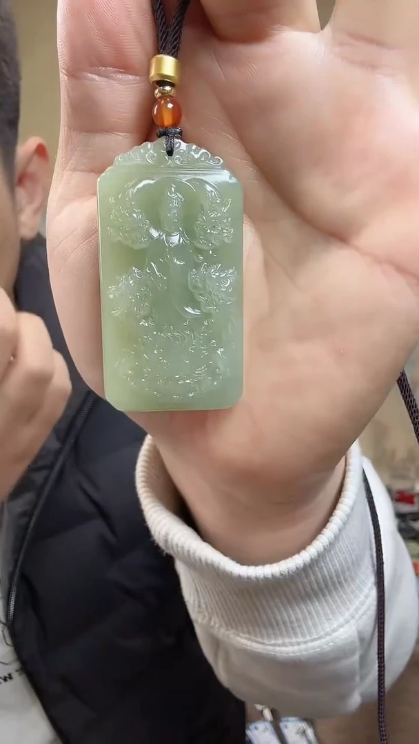 颈饰未镶嵌和田玉霞**丈.