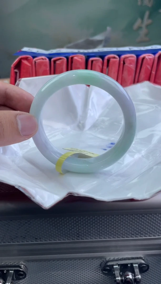 翡翠手镯未镶嵌11翡翠手镯