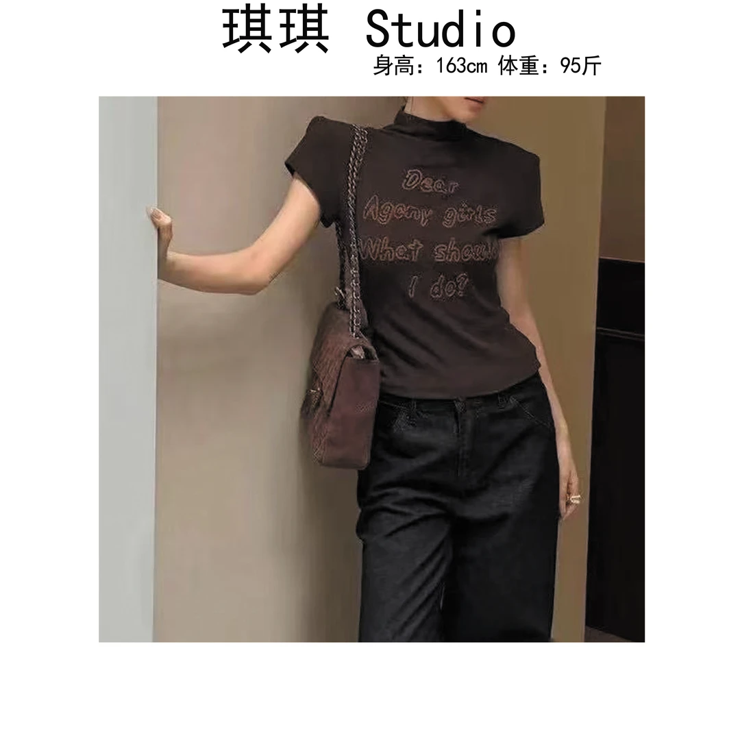 《琪琪家》早秋新款重工设计感立领植绒字母小立领减龄短袖613-CS