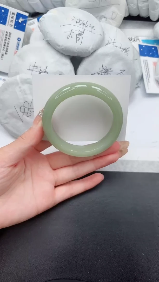 石英质玉手镯未镶嵌228-60.6DL