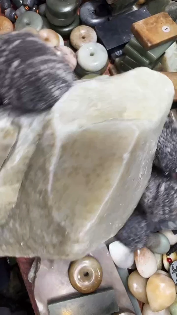 未镶嵌和田玉珠宝半成品1