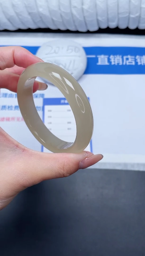未镶嵌手镯石英质玉152-60.3XBJ