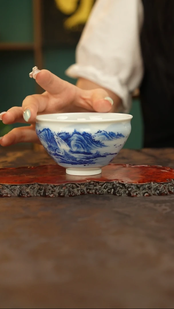 青花手绘山水主人杯