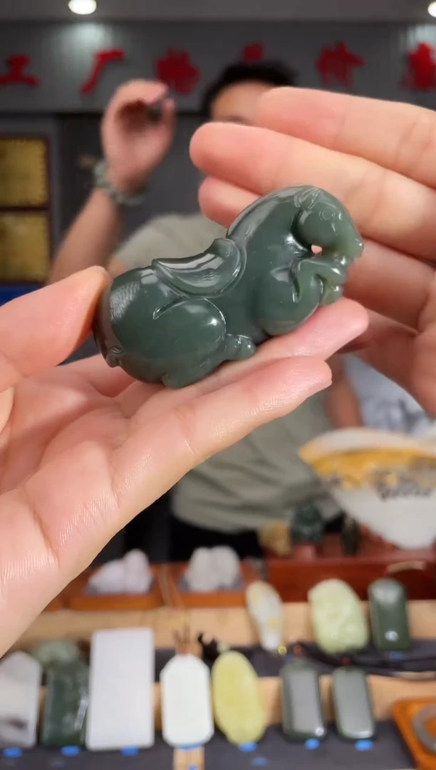 和田玉未镶嵌颈饰1