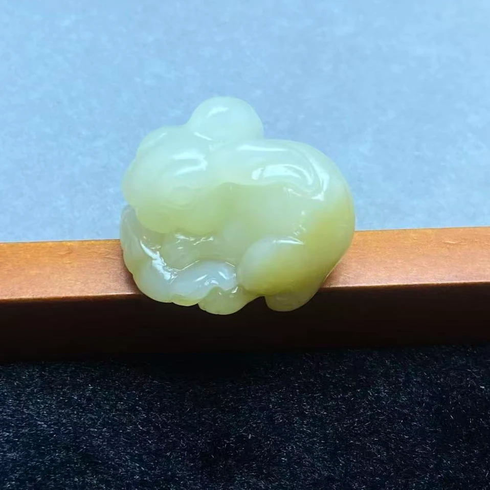 和田玉玉兔吊坠D001