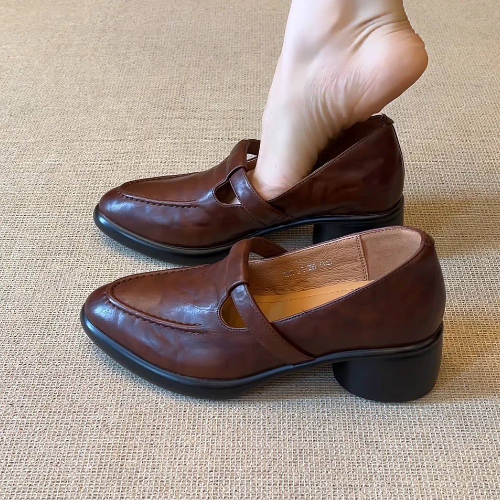 RubyL/5cm简约通勤复古风T字带百搭一脚蹬尖头中口粗跟单鞋女款