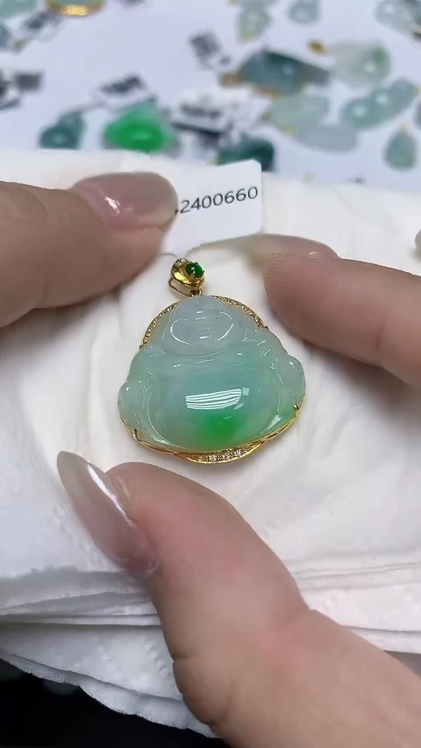 翡翠18K金镶嵌颈饰天然缅甸翡翠A货