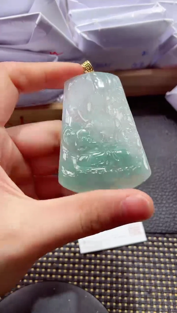 颈饰18K金镶嵌翡翠 000111普贤