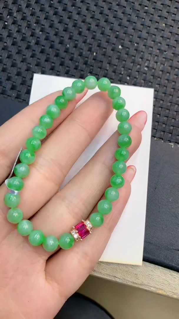 颈饰未镶嵌翡翠1