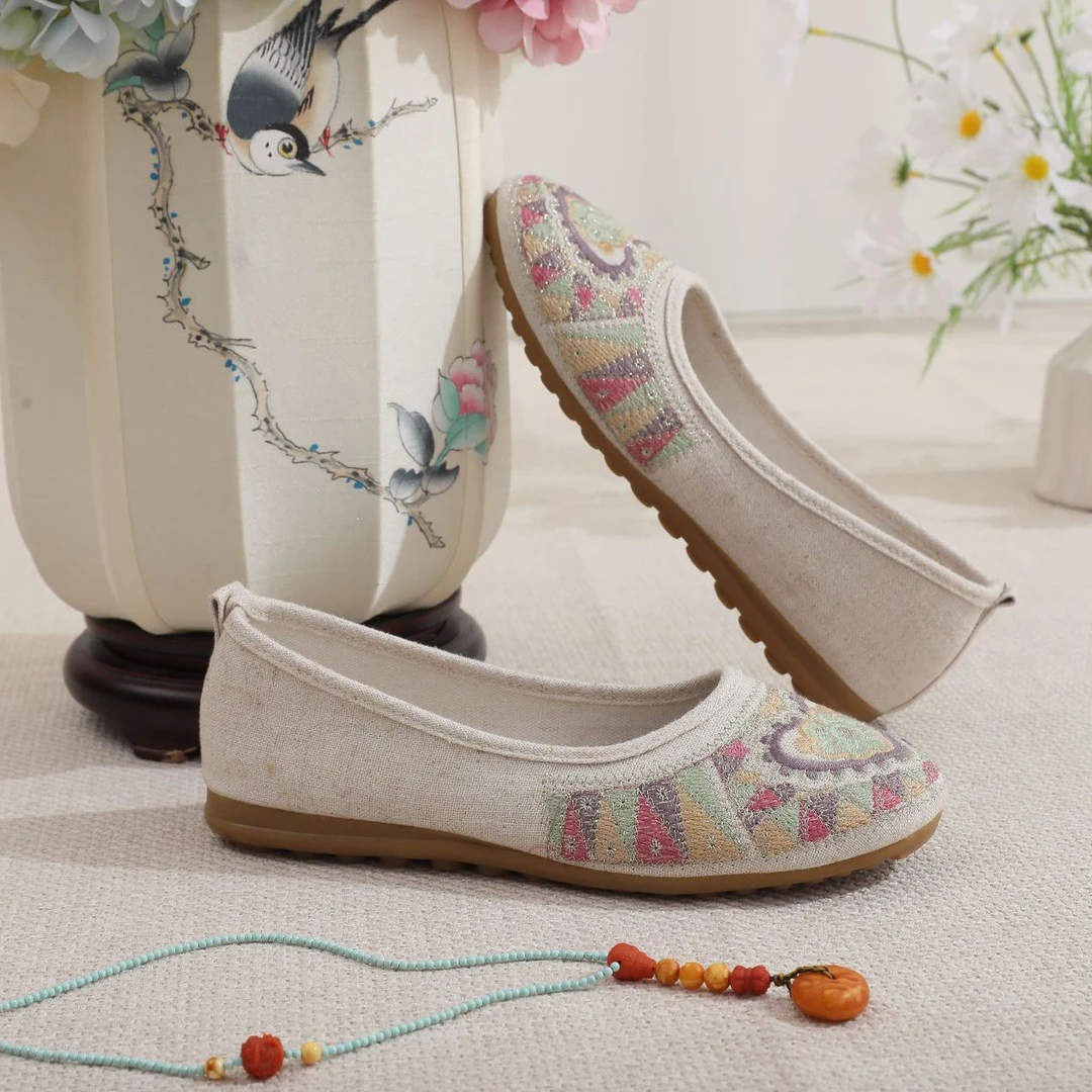 TY  春款5A-89 老北京绣花鞋布艺鞋重工刺绣娘娘鞋