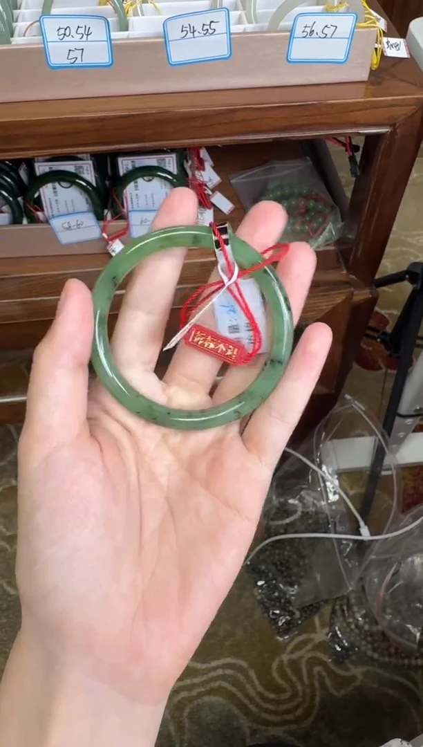 未镶嵌手镯和田玉55