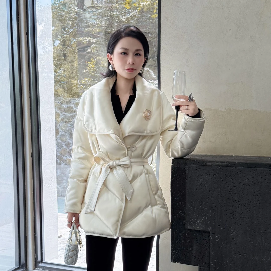短款醋酸鹅绒服女90白鹅绒2025冬季新款轻奢高端贵气感厚外套