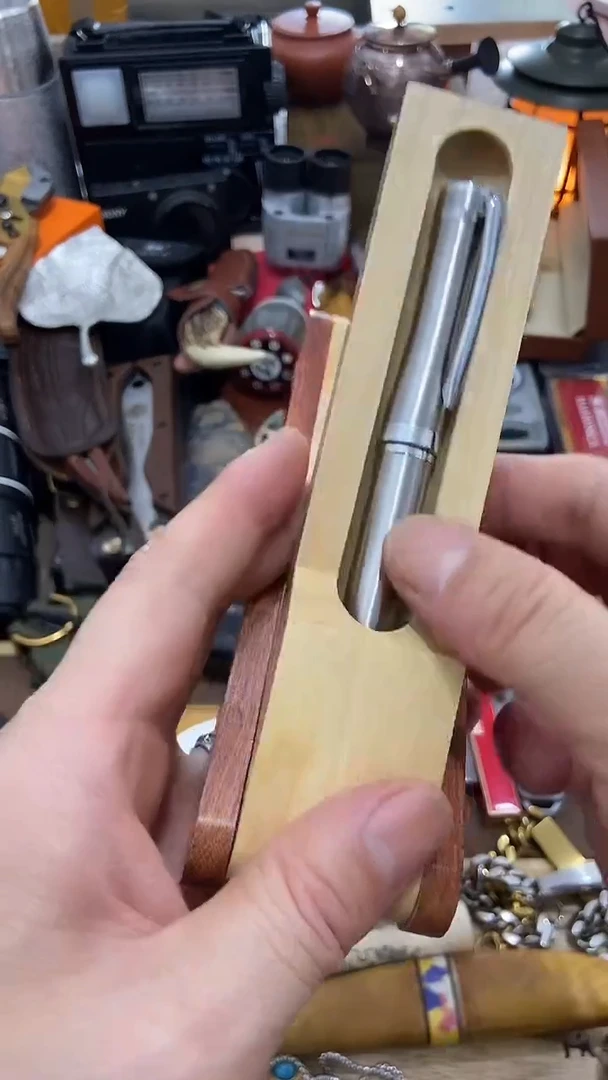 瓷片闪购商品  如图所示