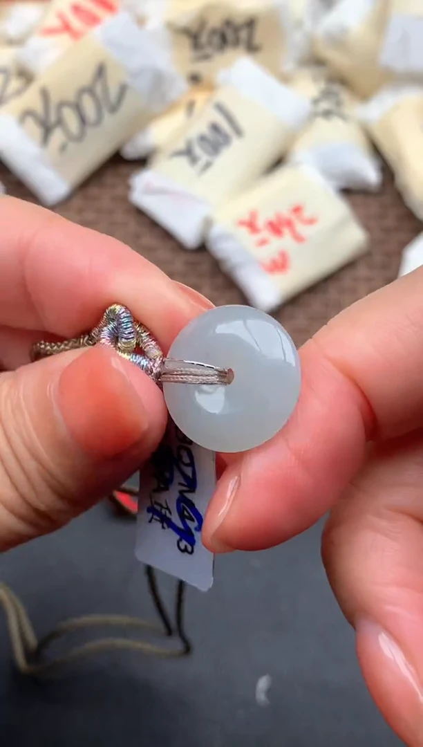 未镶嵌挂件翡翠1