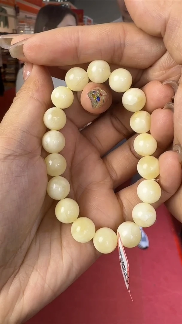 未镶嵌琥珀手链上海珠宝展假一罚十