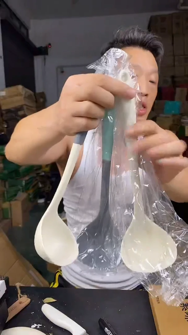 食品级塑料1伊之福硅胶汤勺3个 颜色随机