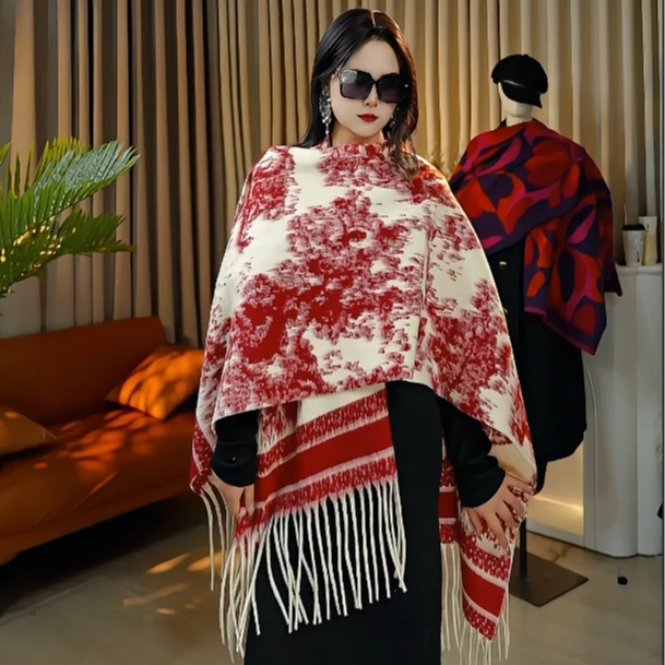 2025新款仿羊绒流苏复古斗篷秋冬保暖披风披肩百搭围巾