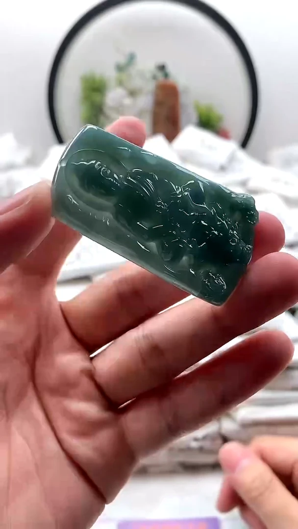 颈饰未镶嵌翡翠大日如来