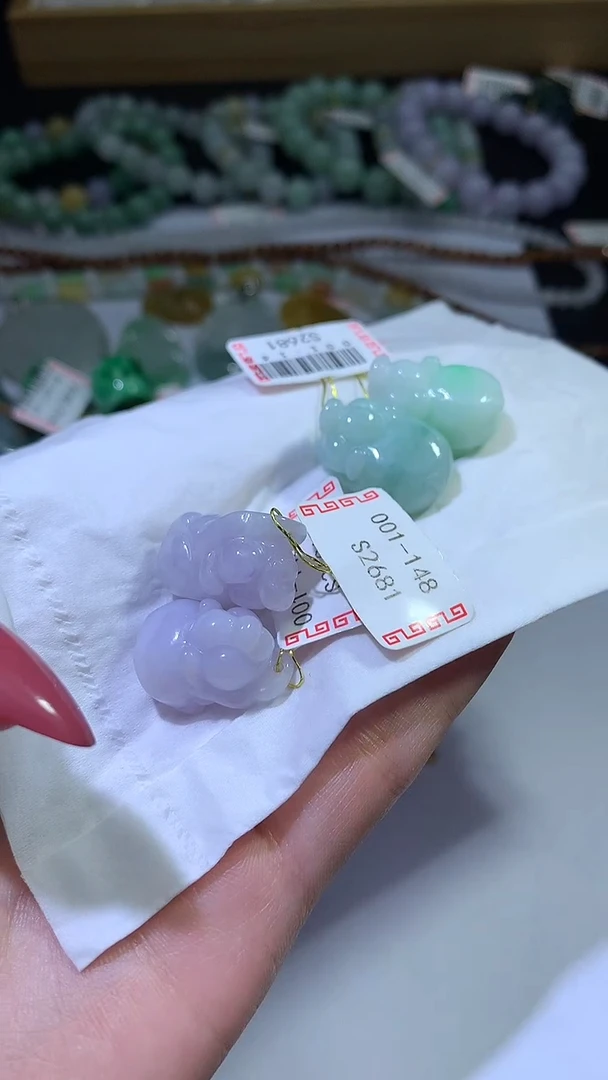 颈饰18K金镶嵌翡翠ZX018813多样性发一