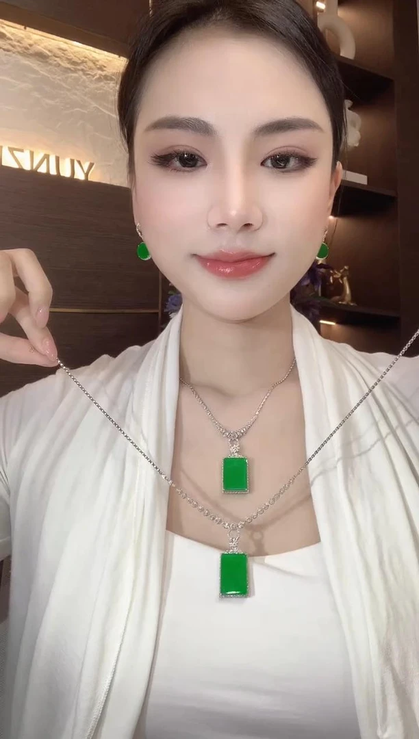 【云中意】-18K金翡翠无事牌吊坠(不含链)- 多样性发货一件pyd